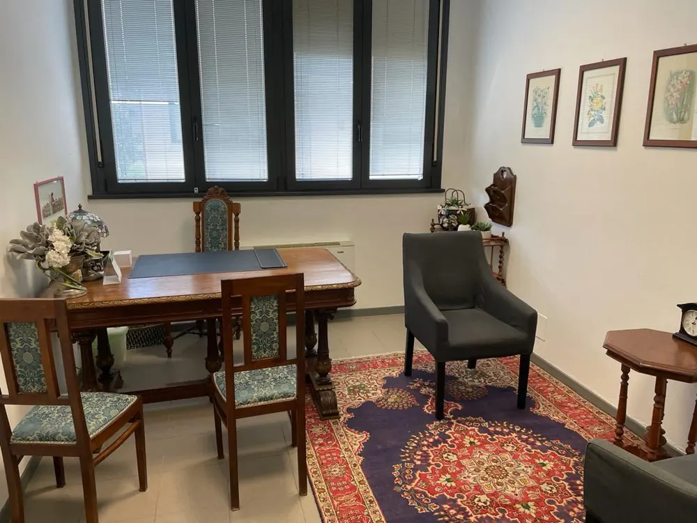 Studio della psicologa — salottino accogliente